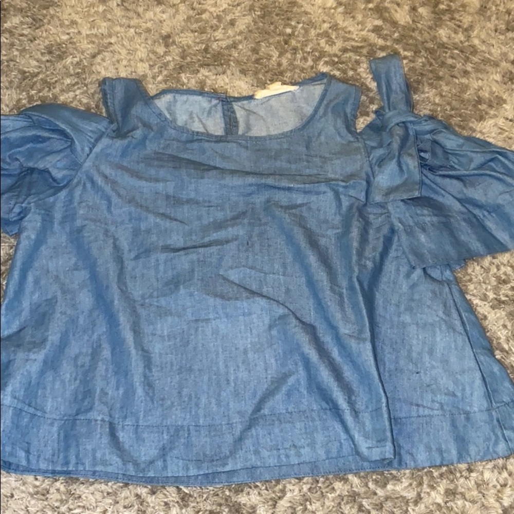 Shortsleeved top